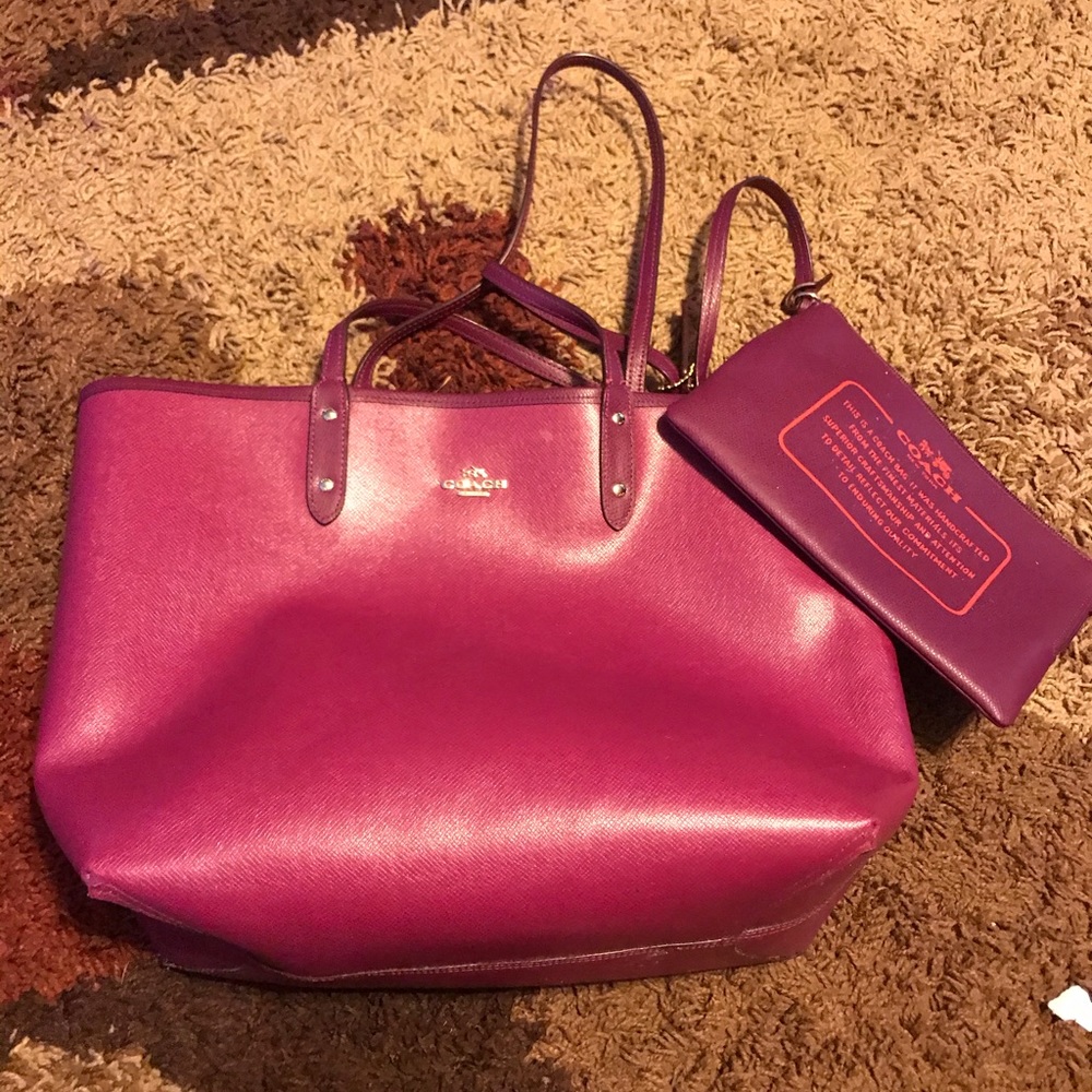 Coach Reversable - Picture 2 of 4